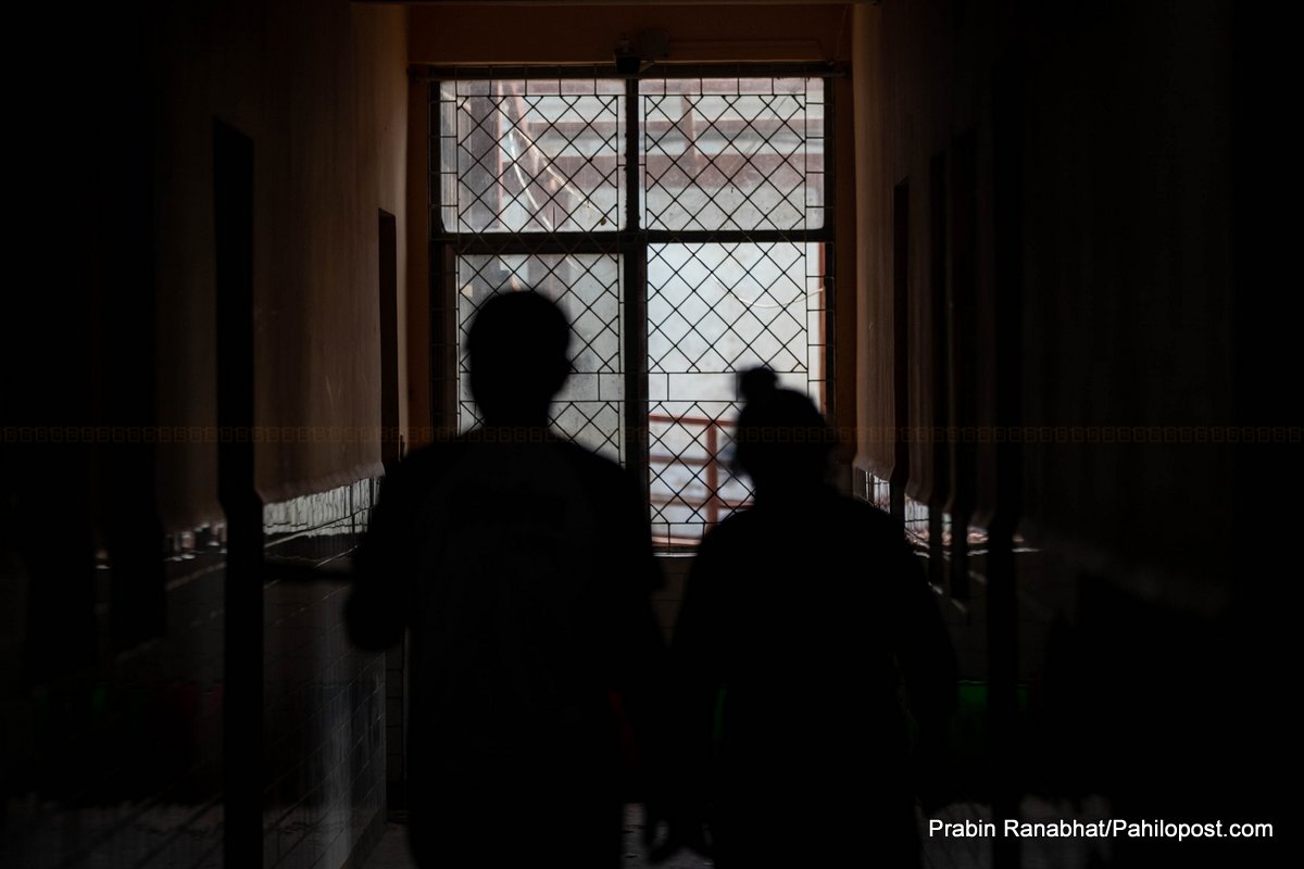 महामारीमा मानसिक समस्या: आफ्नो ज्यान आफैँ लिने बढ्दै, प्राथमिकतामा पर्दैन मानसिक स्वास्थ्य