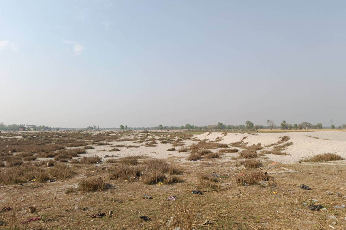 बाढीपहिरोले बगरमा परिणत हुँदै कृषियोग्य जमिन 