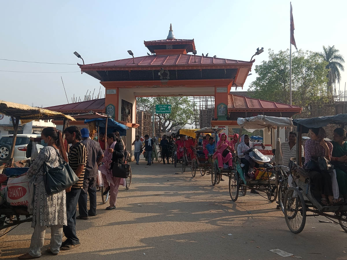 बेचबिखनको दलदलमा गरिब किशोरी, शंका लागेकाको नाकाबाटै उद्धार