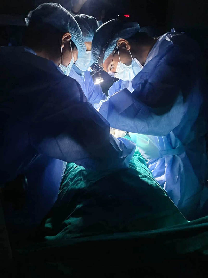 Surgery-being-performed-by-torchlight-in-Dolpa-NIMJN-1788786317.jpg