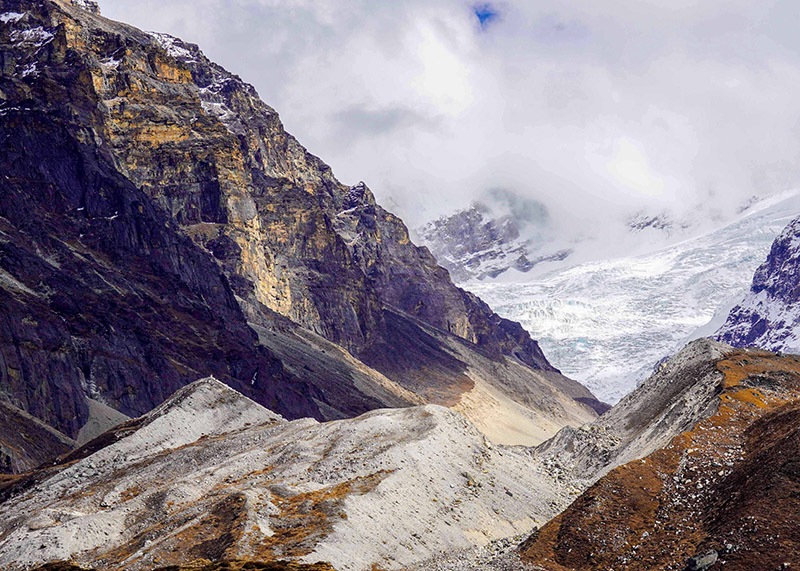 landslide-in-Kanchenjunga-1746607750.jpg